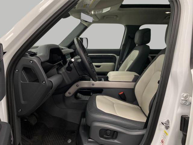 2024 Defender Vehicle Photo in Appleton, WI 54913