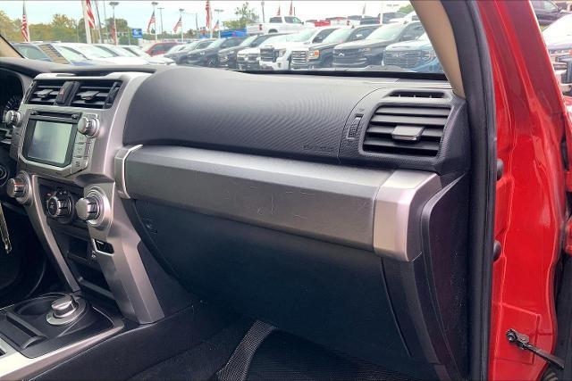 2016 Toyota 4Runner Vehicle Photo in KANSAS CITY, MO 64114-4502