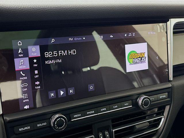 2021 Porsche Macan Vehicle Photo in Puyallup, WA 98371