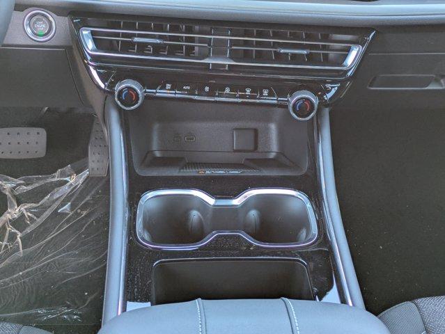 2025 Chevrolet Traverse Vehicle Photo in BRUNSWICK, GA 31525-1881