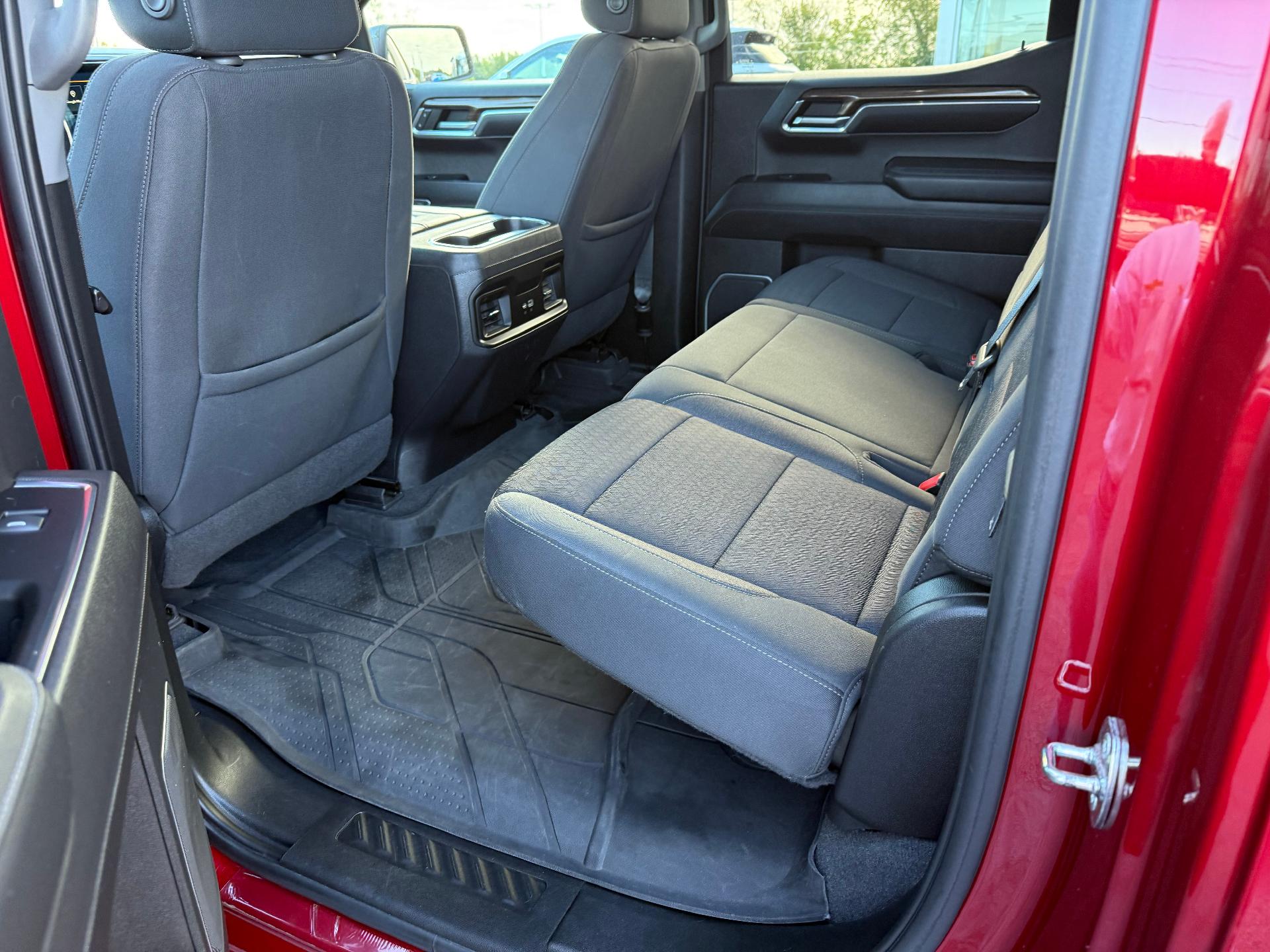 2022 Chevrolet Silverado 1500 photo 16 of 27