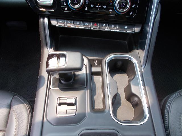 2024 GMC Sierra 1500 Vehicle Photo in LOWELL, MA 01852-4336