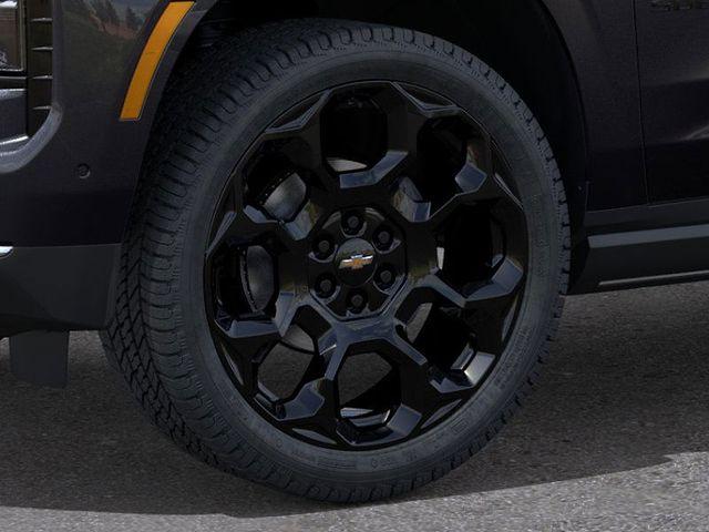 2025 Chevrolet Suburban Vehicle Photo in DANBURY, CT 06810-5034