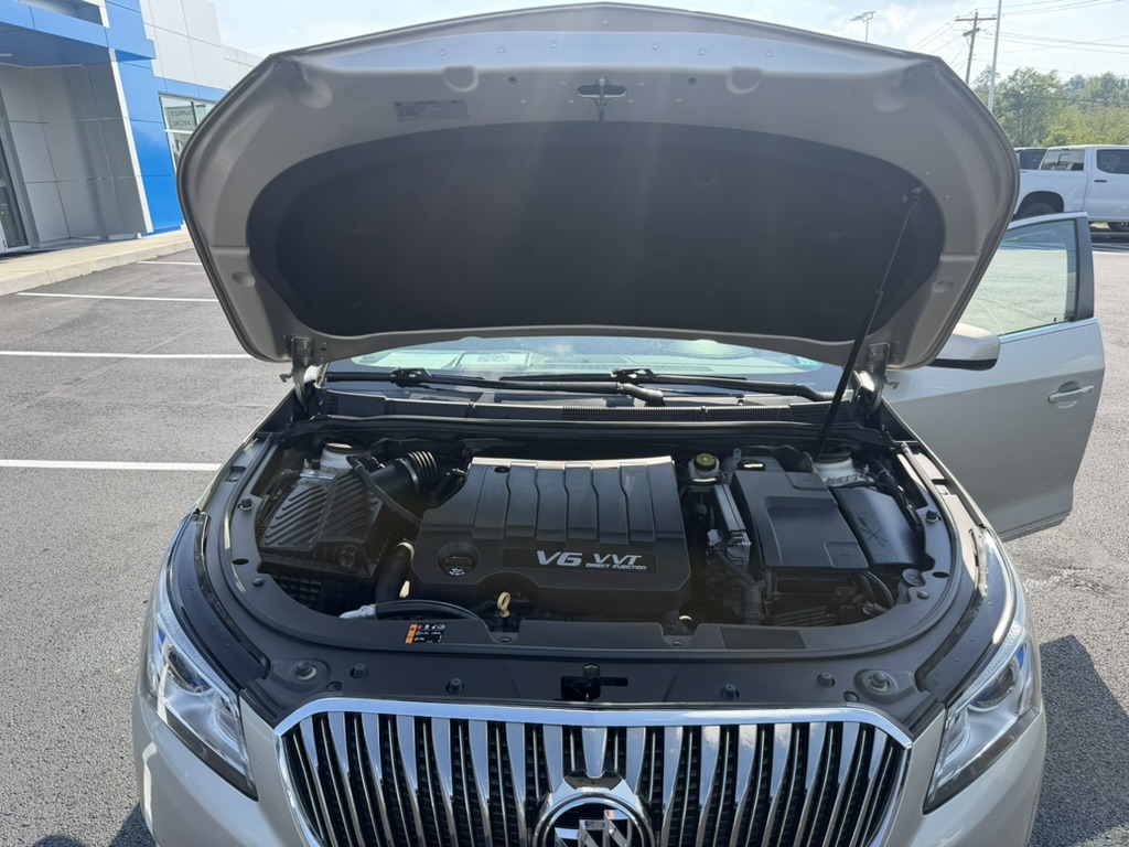 2016 Buick LaCrosse photo 30 of 34