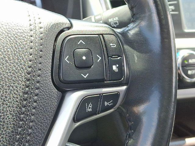 2019 Toyota Highlander Vehicle Photo in DANBURY, CT 06810-5034