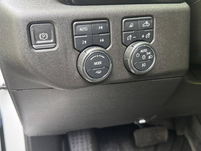 2022 Chevrolet Silverado 1500 Vehicle Photo in LEOMINSTER, MA 01453-2952