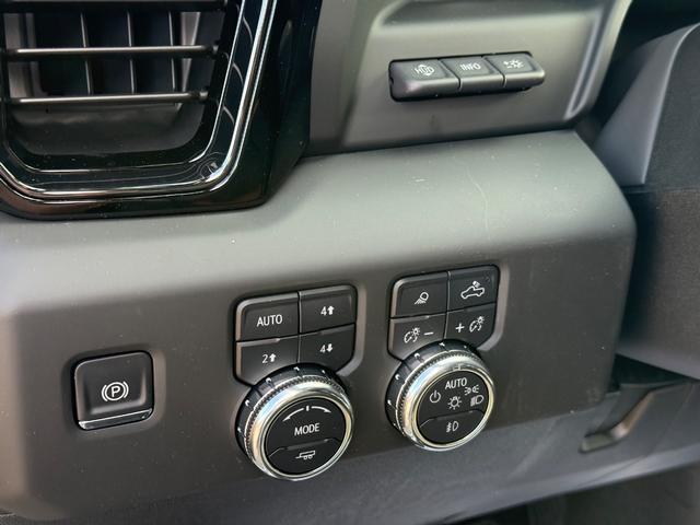 2025 GMC Sierra 2500 HD Vehicle Photo in COLUMBIA, MO 65203-3903