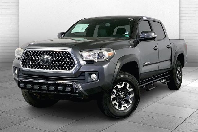 2018 Toyota Tacoma Vehicle Photo in Lees Summit, MO 64086