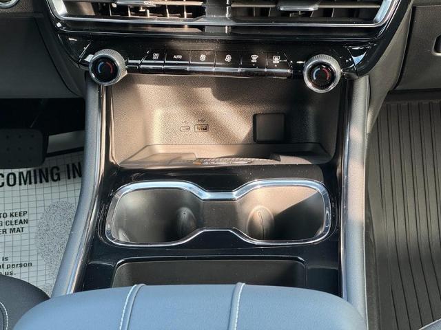 2026 Chevrolet Traverse Vehicle Photo in COLUMBIA, MO 65203-3903