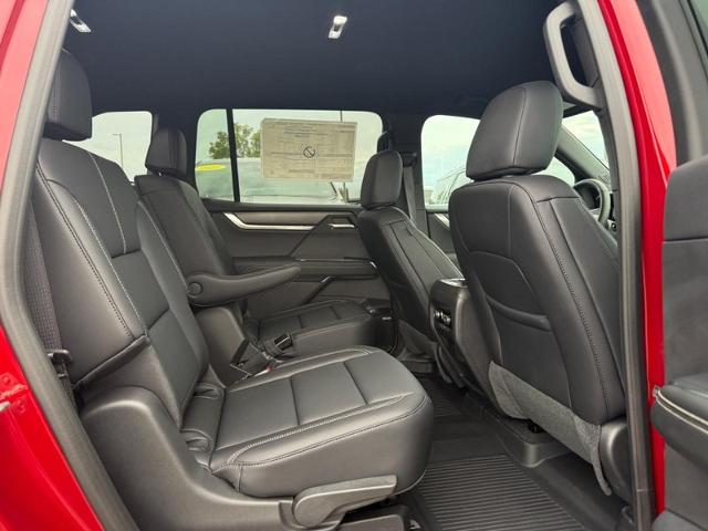 2025 GMC Acadia Vehicle Photo in COLUMBIA, MO 65203-3903