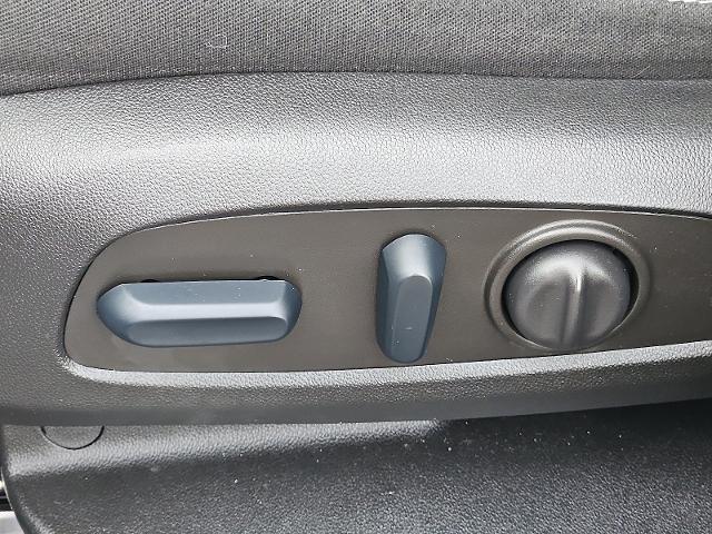 2022 GMC Terrain Vehicle Photo in TREVOSE, PA 19053-4984