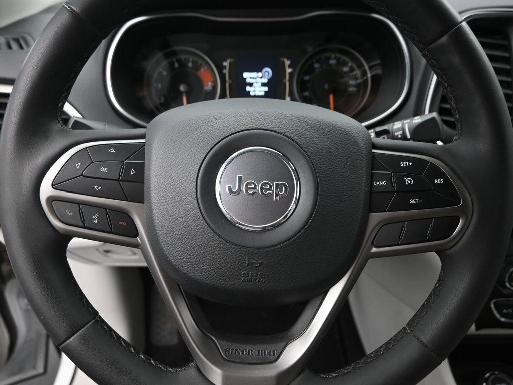 2021 Jeep Cherokee Vehicle Photo in Cedar Rapids, IA 52402