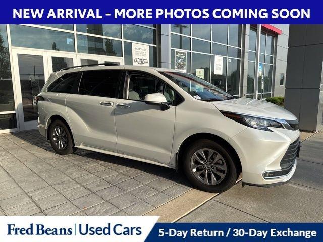 2022 Toyota Sienna Vehicle Photo in Flemington, NJ 08822