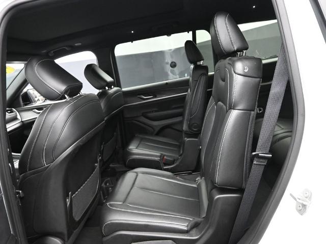 2024 Jeep Grand Cherokee L Vehicle Photo in Cedar Rapids, IA 52402