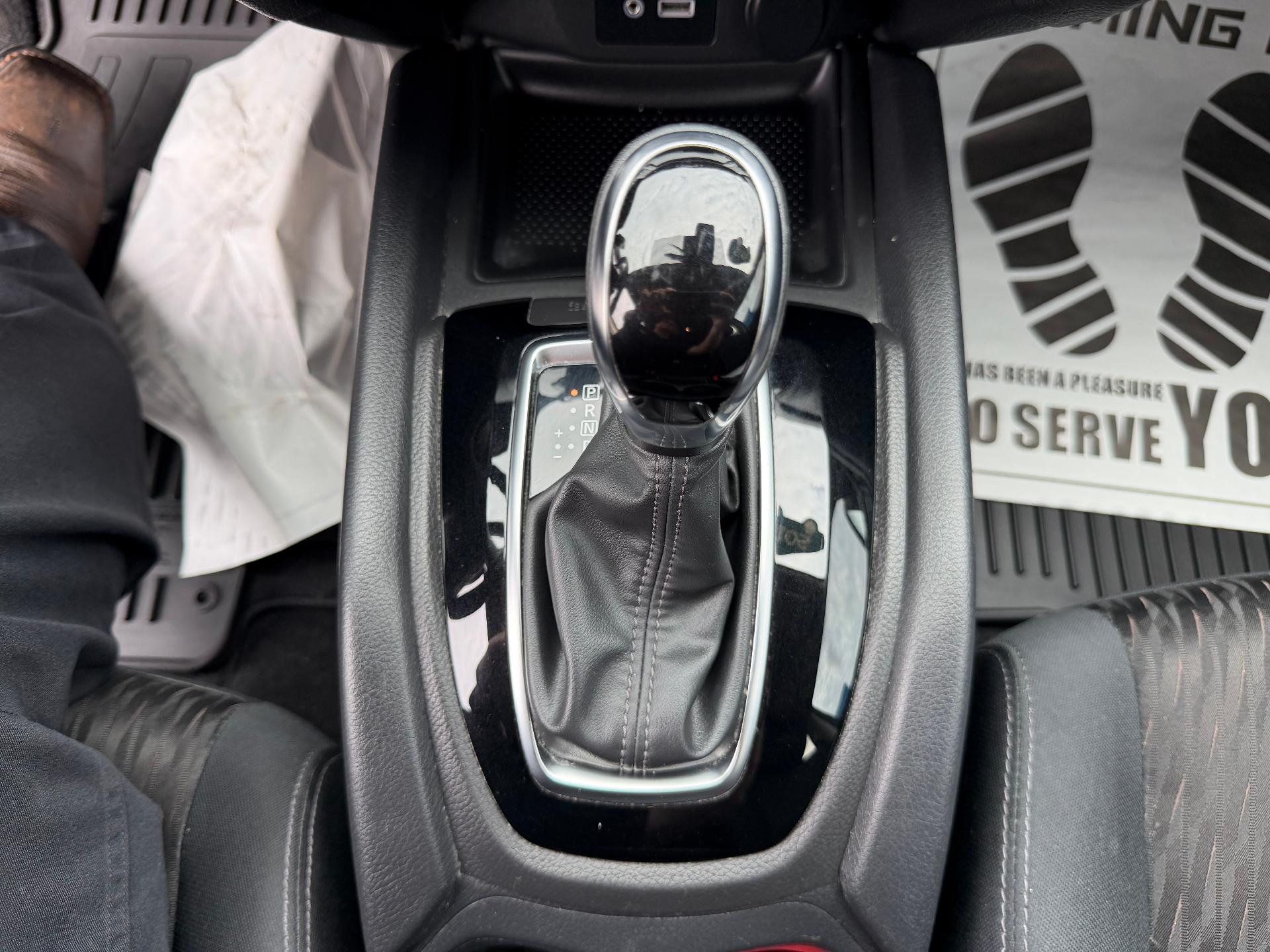 2019 Nissan Rogue photo 28 of 36