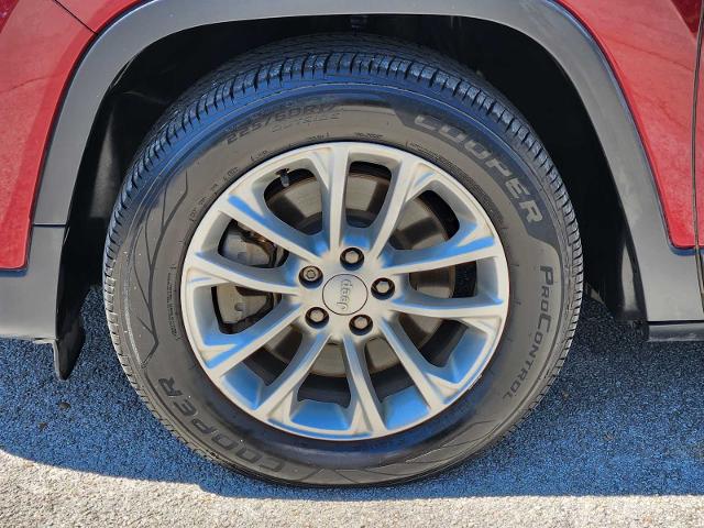 2019 Jeep Cherokee Vehicle Photo in DENTON, TX 76210-9321