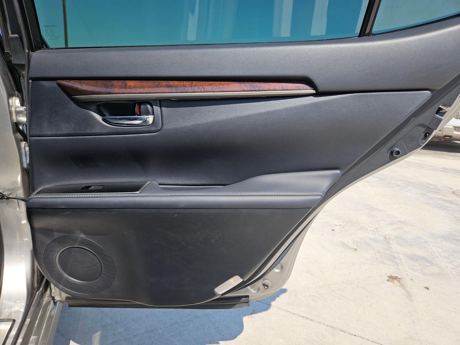 2017 Lexus ES 350 Vehicle Photo in Seguin, TX 78155