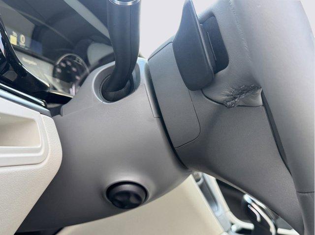 2025 Cadillac XT6 Vehicle Photo in LEOMINSTER, MA 01453-2952