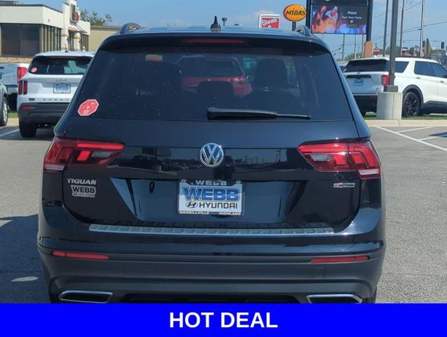 2020 Volkswagen Tiguan Vehicle Photo in Merrillville, IN 46410