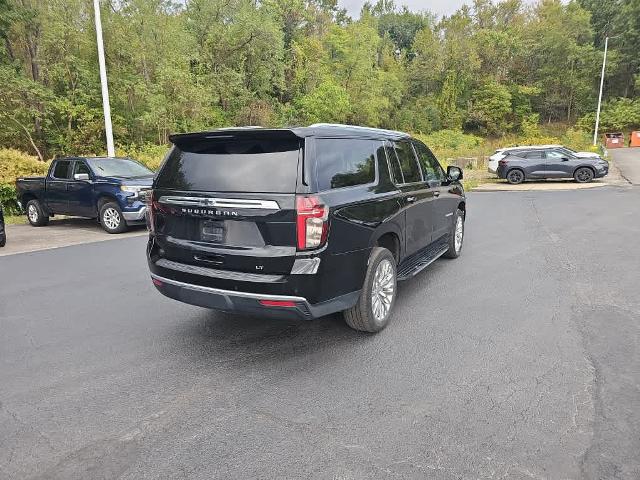 2023 Chevrolet Suburban Vehicle Photo in MOON TOWNSHIP, PA 15108-2571