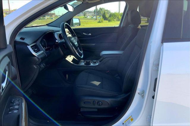 2023 GMC Acadia Vehicle Photo in TOPEKA, KS 66609-0000