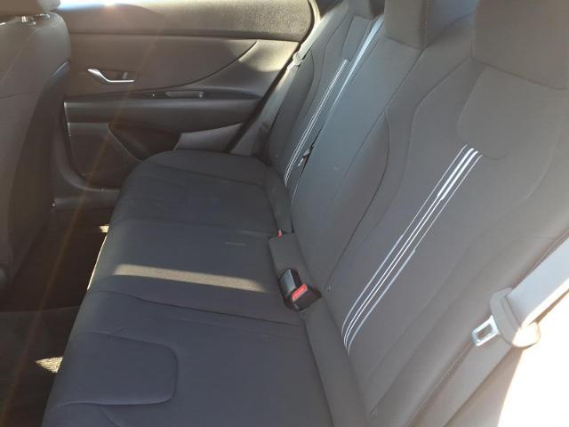 2021 Hyundai Elantra photo 10 of 20