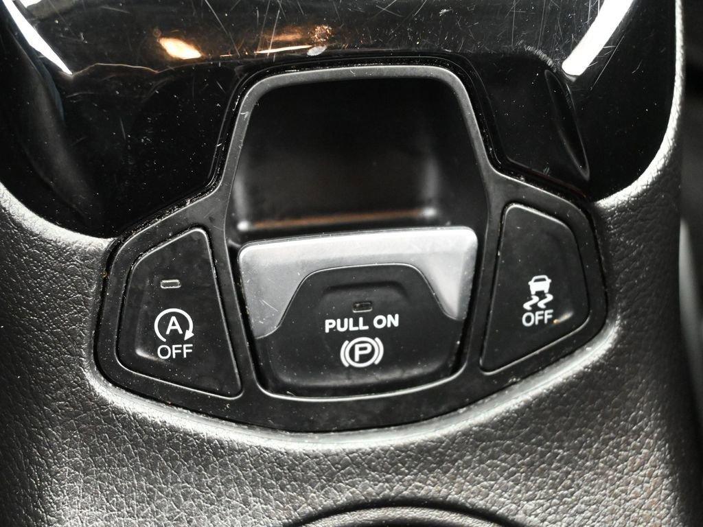 2021 Jeep Compass Vehicle Photo in Cedar Rapids, IA 52402