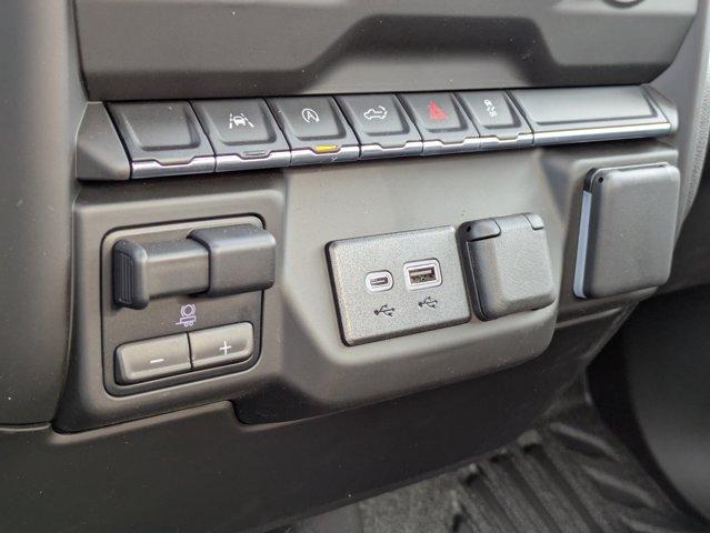 2025 Chevrolet Silverado 1500 Vehicle Photo in BRUNSWICK, GA 31525-1881