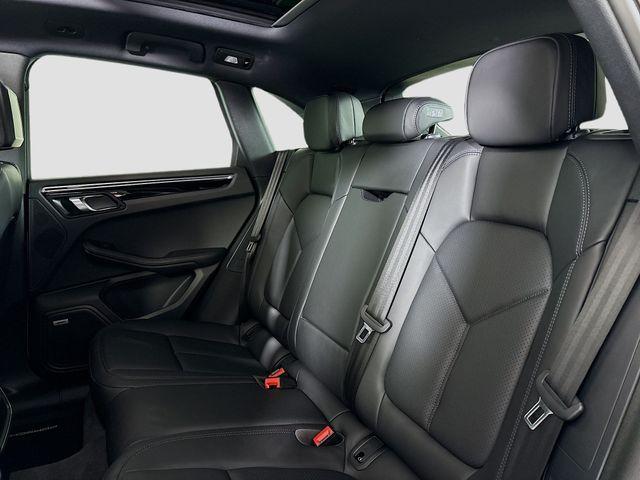 2021 Porsche Macan Vehicle Photo in Puyallup, WA 98371