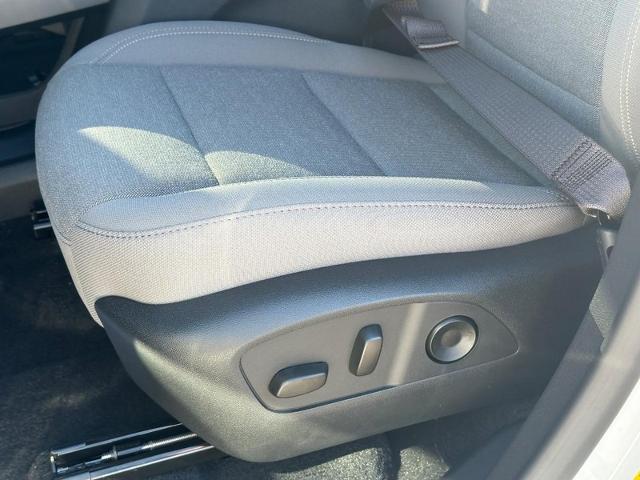 2026 GMC Acadia Vehicle Photo in COLUMBIA, MO 65203-3903