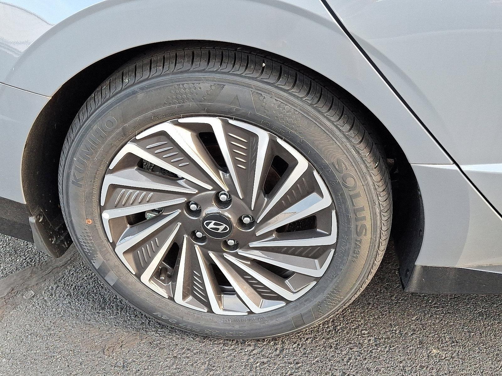 2025 Hyundai SONATA Hybrid Vehicle Photo in Harrisburg, PA 17111