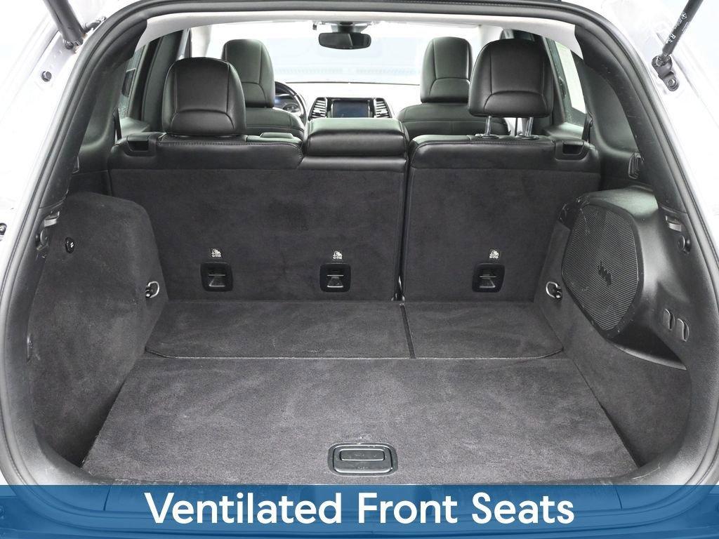 2021 Jeep Cherokee Vehicle Photo in Cedar Rapids, IA 52402