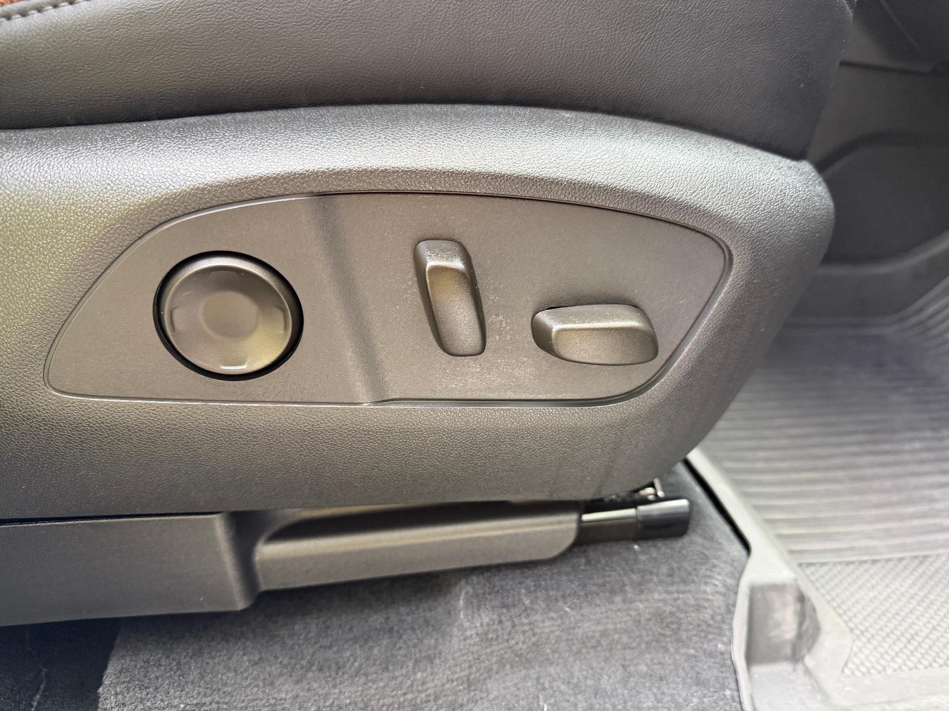 2024 GMC Acadia Vehicle Photo in LEOMINSTER, MA 01453-2952