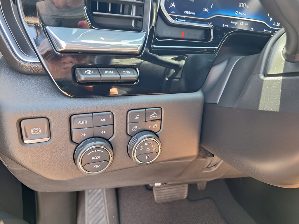 2024 Chevrolet Silverado 2500 HD photo 18 of 30