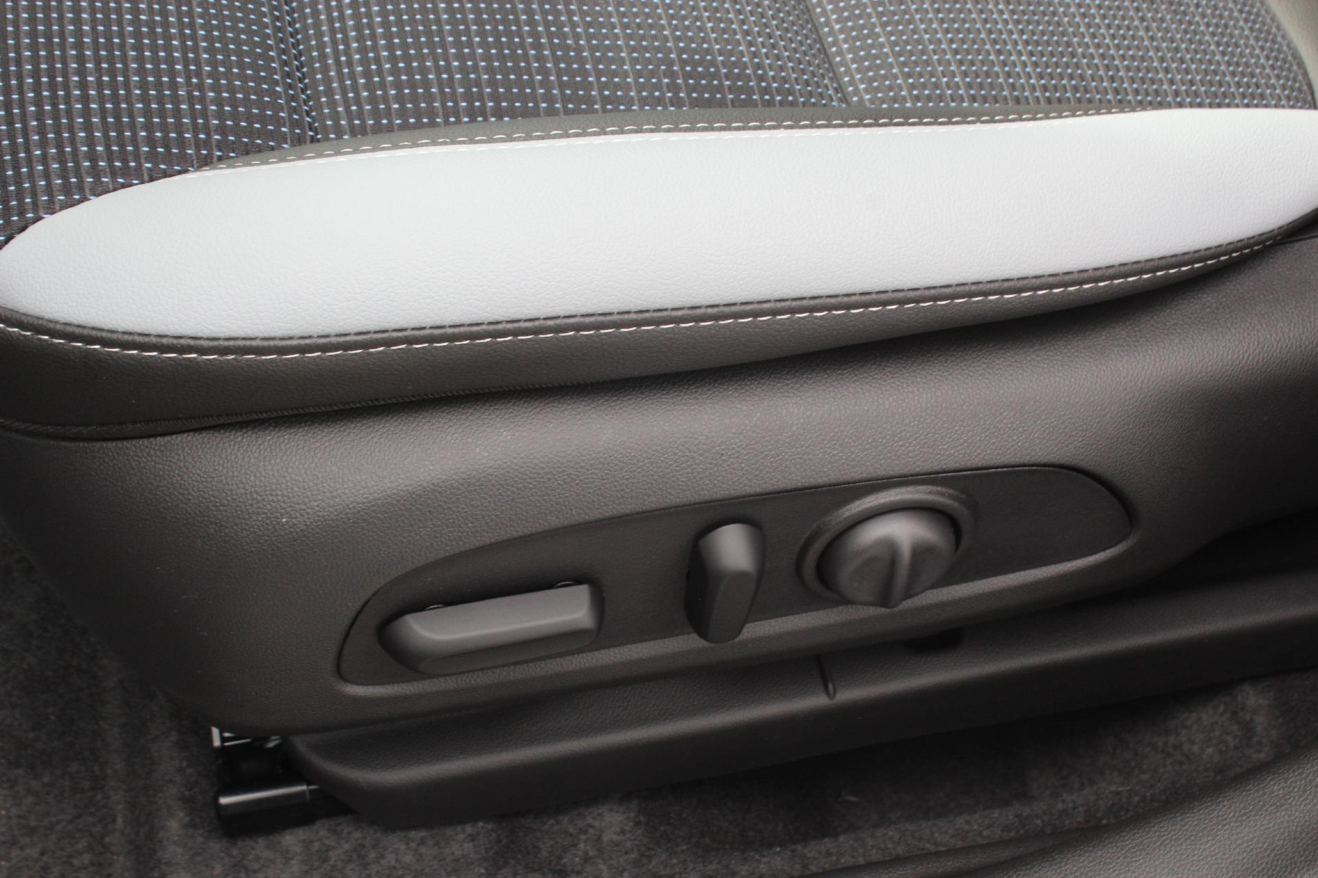 2025 Buick Envista Vehicle Photo in AURORA, CO 80012-4011