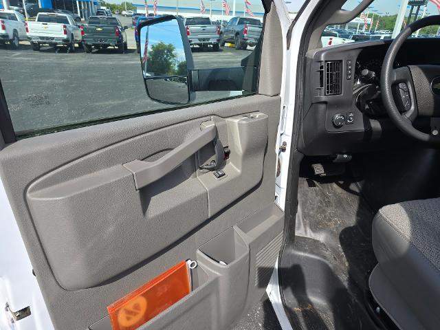 2025 Chevrolet Express Commercial Cutaway Vehicle Photo in INDEPENDENCE, MO 64055-1314