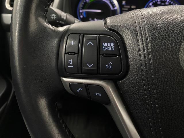 2017 Toyota Highlander Vehicle Photo in Appleton, WI 54913