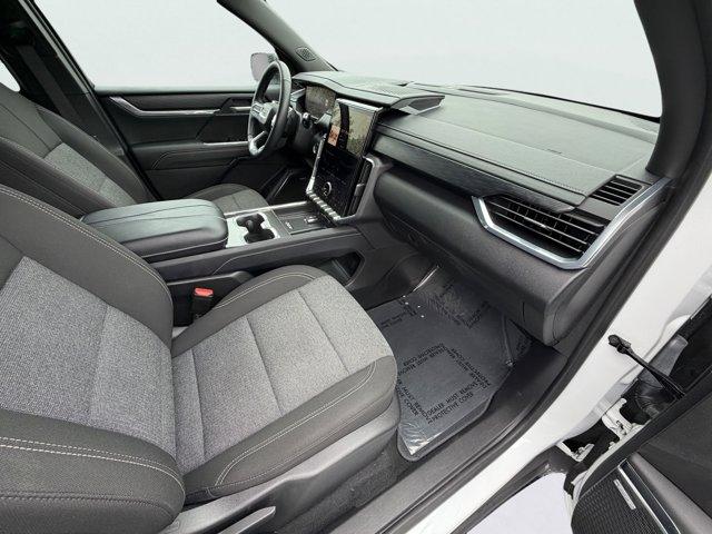 2025 GMC Acadia Vehicle Photo in LEOMINSTER, MA 01453-2952