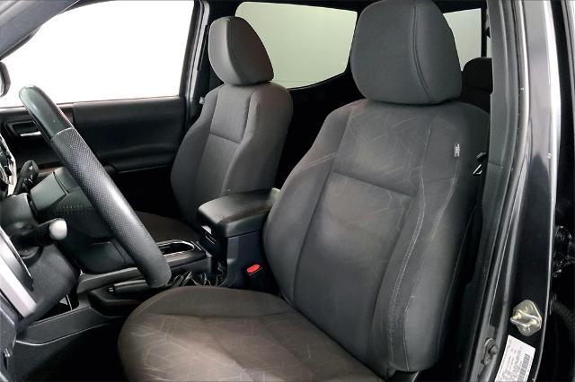 2018 Toyota Tacoma Vehicle Photo in Lees Summit, MO 64086