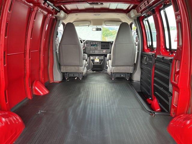 2025 Chevrolet Express Cargo 2500 Vehicle Photo in SAINT CLAIRSVILLE, OH 43950-8512
