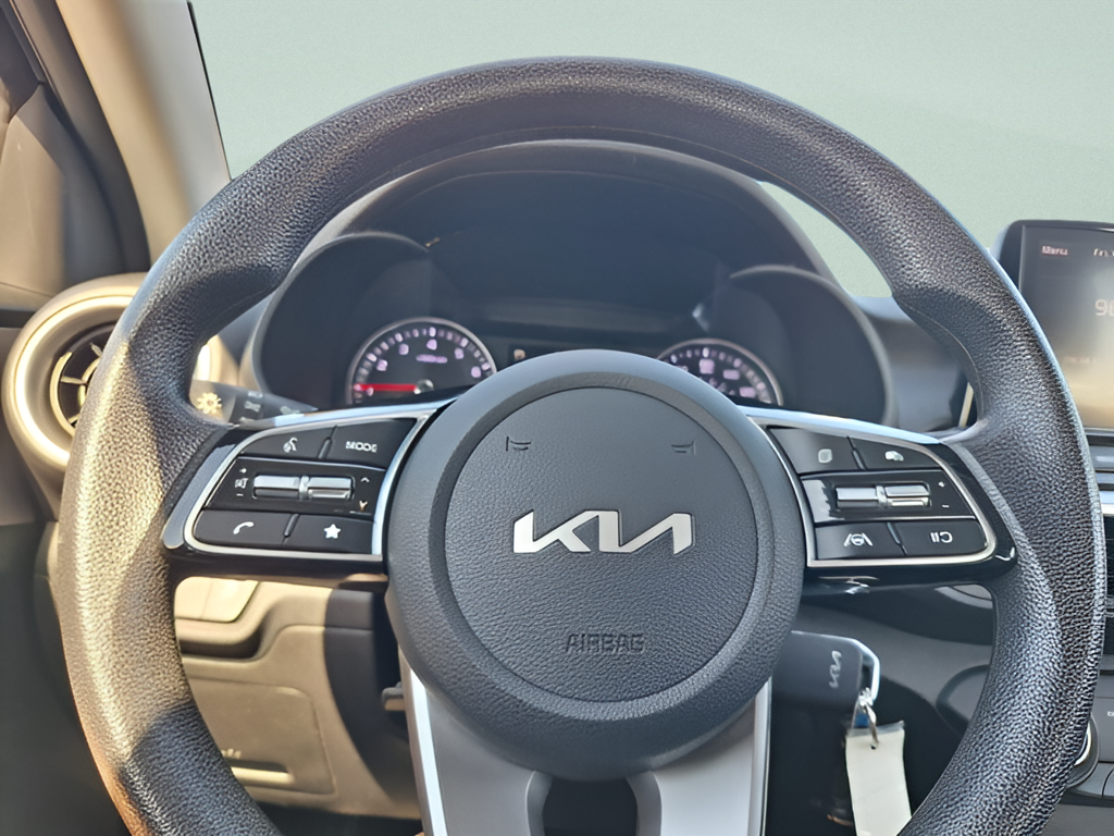 2024 Kia Forte photo 15 of 32