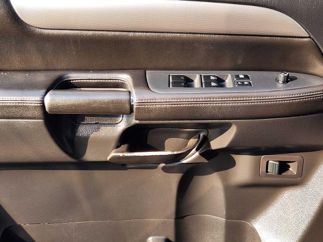 2013 Nissan Armada Vehicle Photo in DENTON, TX 76210-9321