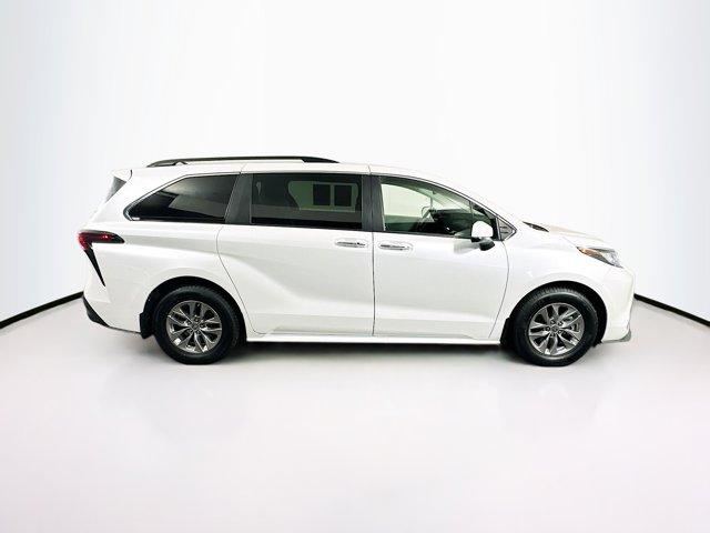 2022 Toyota Sienna Vehicle Photo in Flemington, NJ 08822
