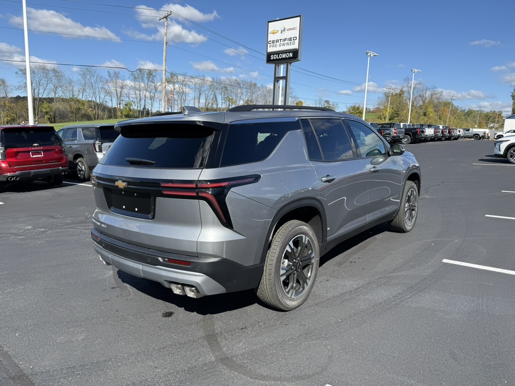 2027 Chevrolet Traverse photo 5 of 10