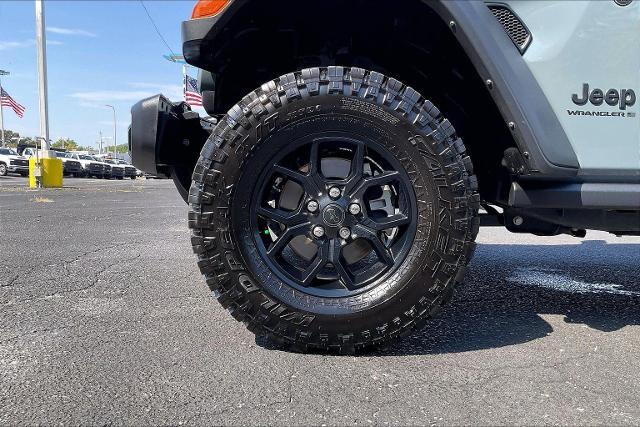 2024 Jeep Wrangler Vehicle Photo in INDEPENDENCE, MO 64055-1314