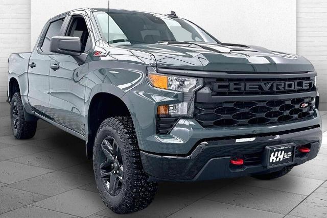 Cypress Gray 2026 Chevrolet Silverado 1500 Custom Trail Boss Crew Cab 4WD Pickup Truck Four-Wheel Drive Automatic