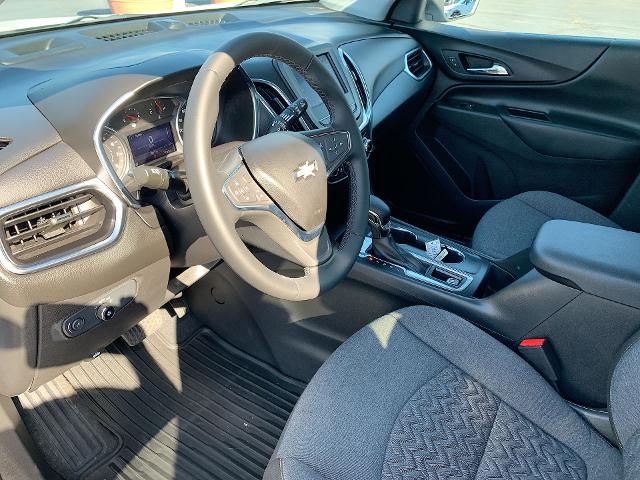 2022 Chevrolet Equinox Vehicle Photo in MOON TOWNSHIP, PA 15108-2571