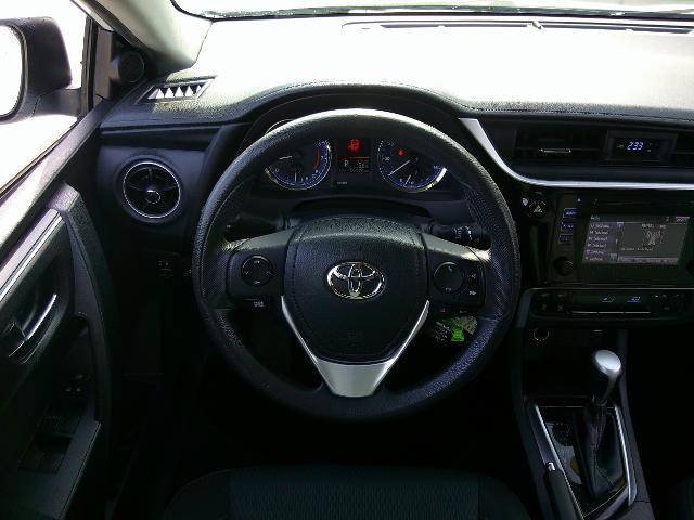 2018 Toyota Corolla Vehicle Photo in Cedar Rapids, IA 52402