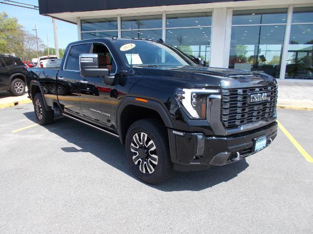 2024 GMC Sierra 3500 HD Vehicle Photo in LOWELL, MA 01852-4336
