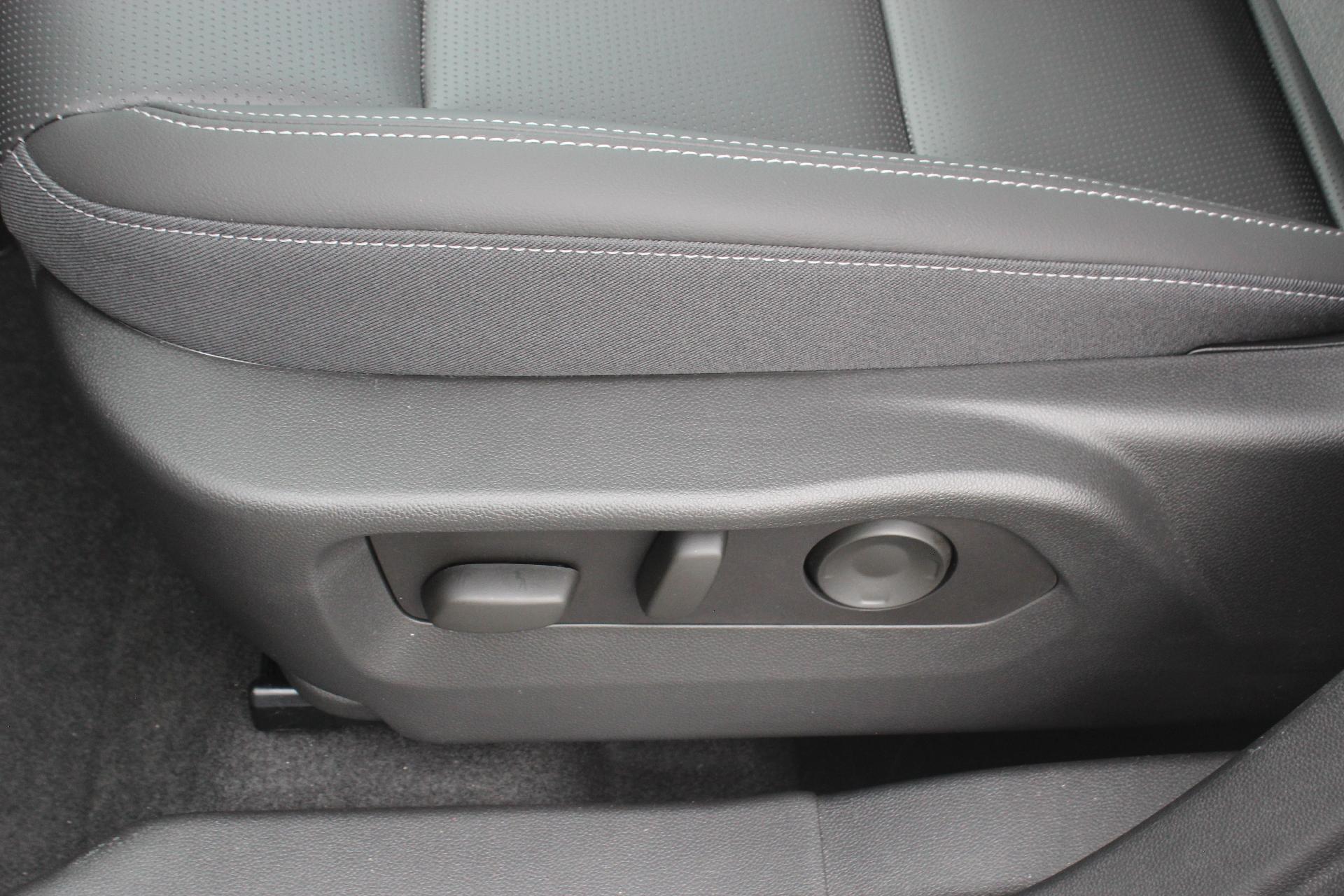 2025 Buick Envision Vehicle Photo in AURORA, CO 80012-4011